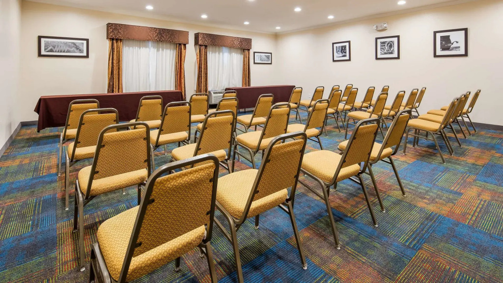 Best Western Plus Lake Worth Inn & Suites