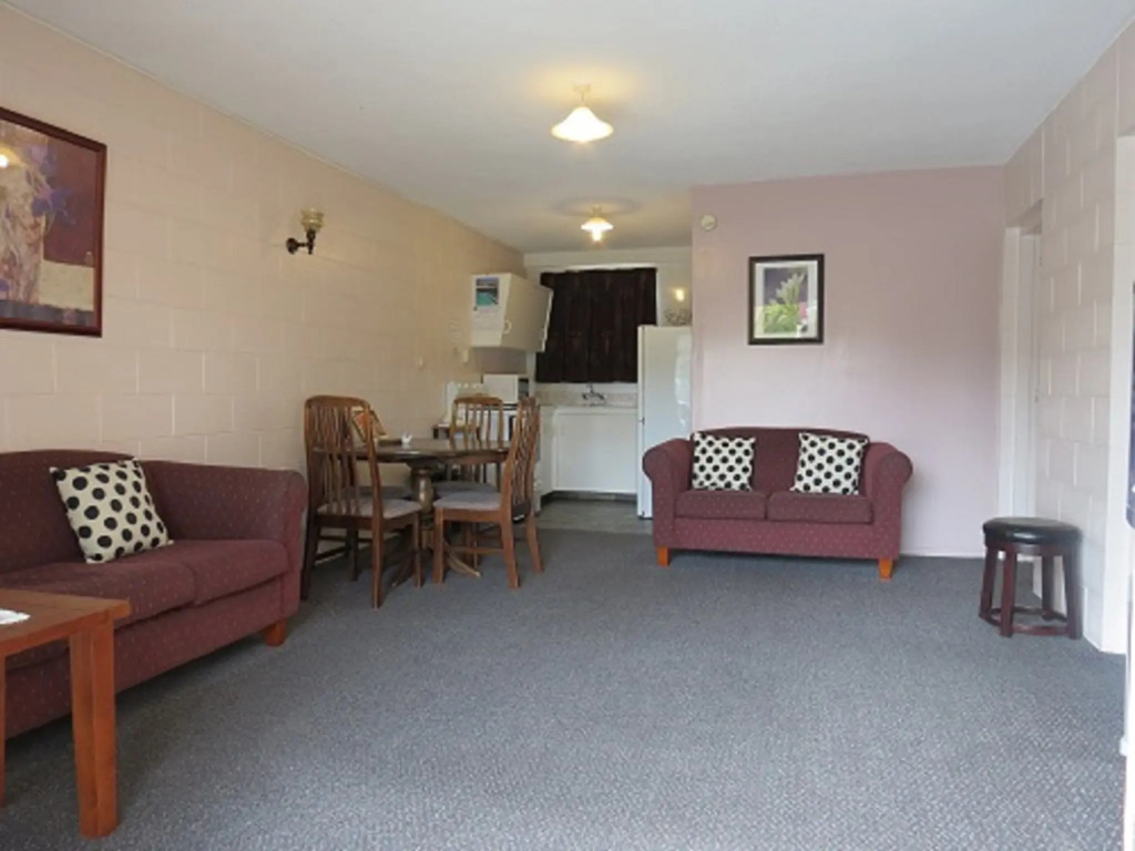 289 Midway Motel