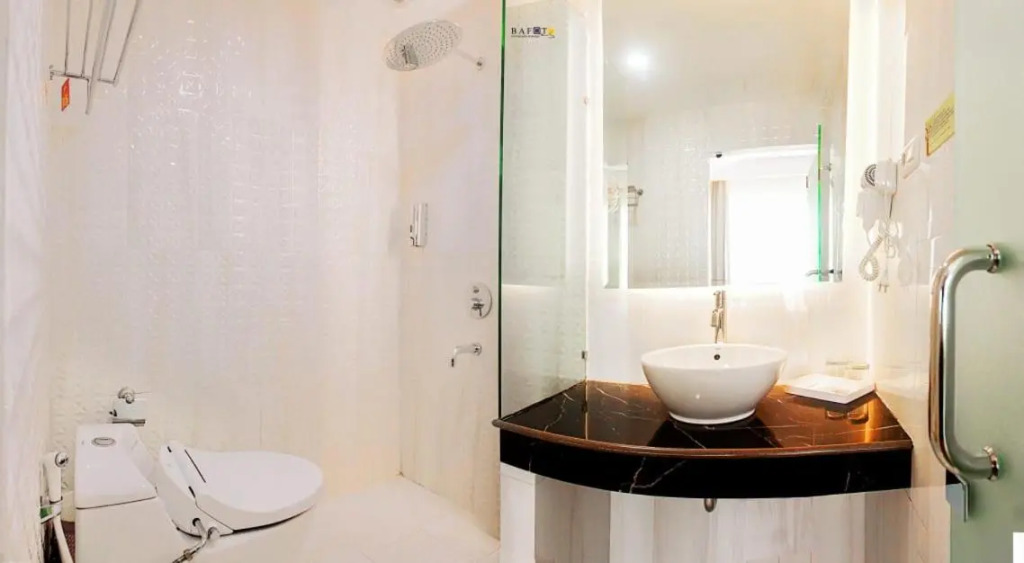 Emerald Hotel