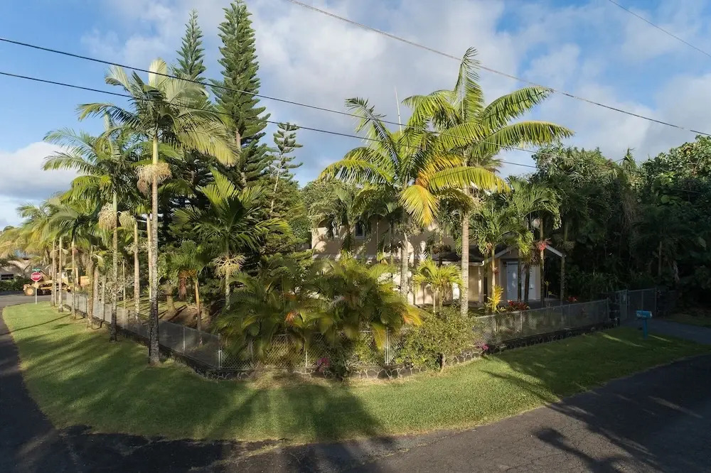 Hale Hokua O Nalu 3 Bedroom Home by Redawning