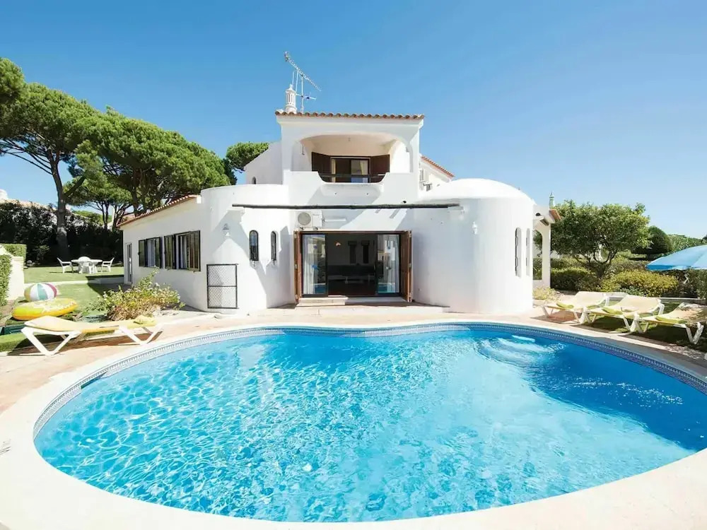 Modern Holiday Home in Quarteira With Swimming Pool