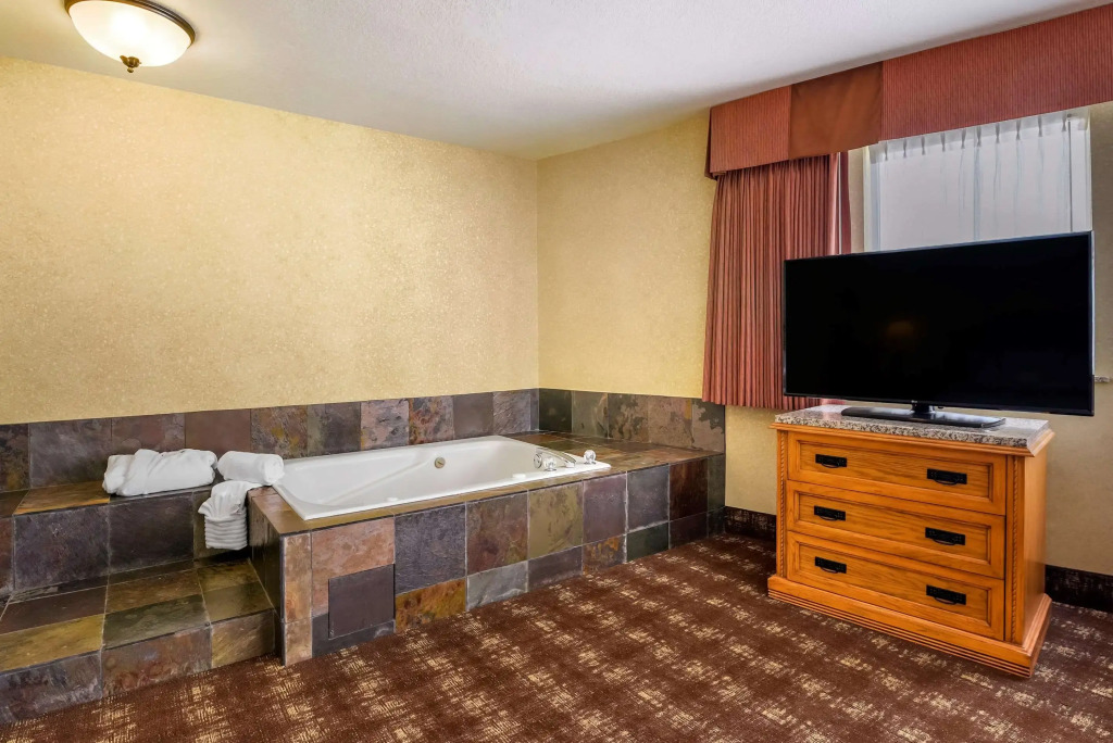 Kathryn Riverfront Inn, an Ascend Collection Hotel