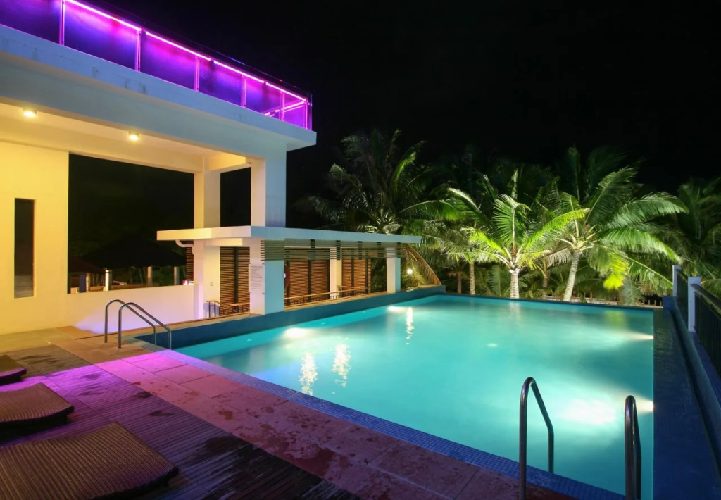 Crown Regency Beach Resort