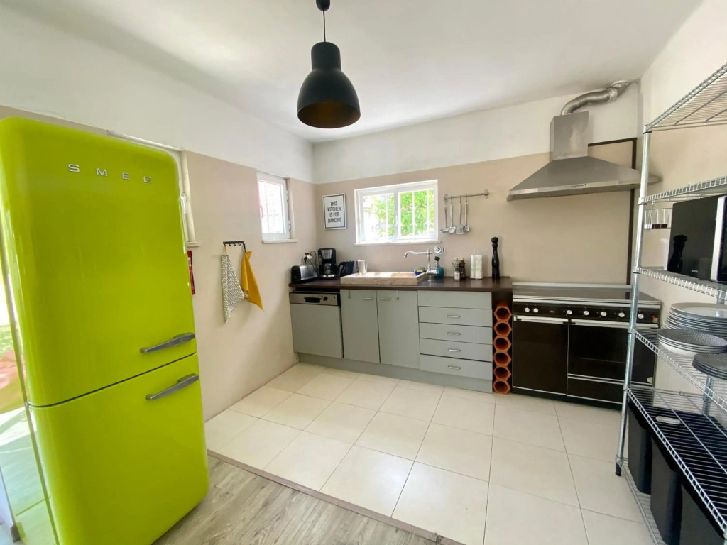 Bela Sesimbra beach house