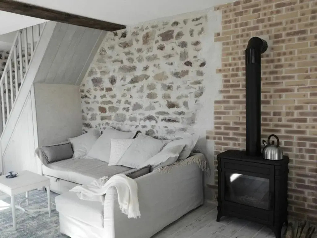 Gîte Sainte-Suzanne-et-Chammes, 3 pièces, 4 personnes - FR-1-600-192