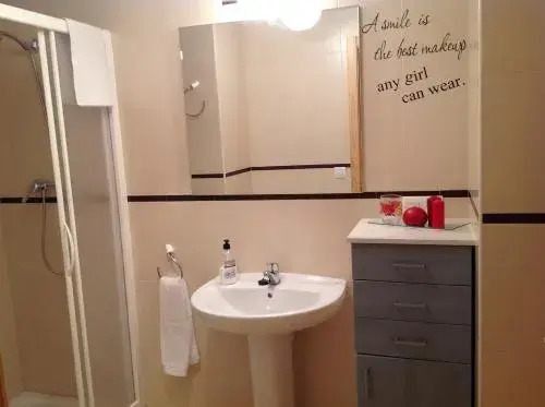 Apartamentos Alcañiz, Blanca