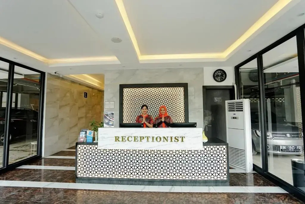 Deli Hotel