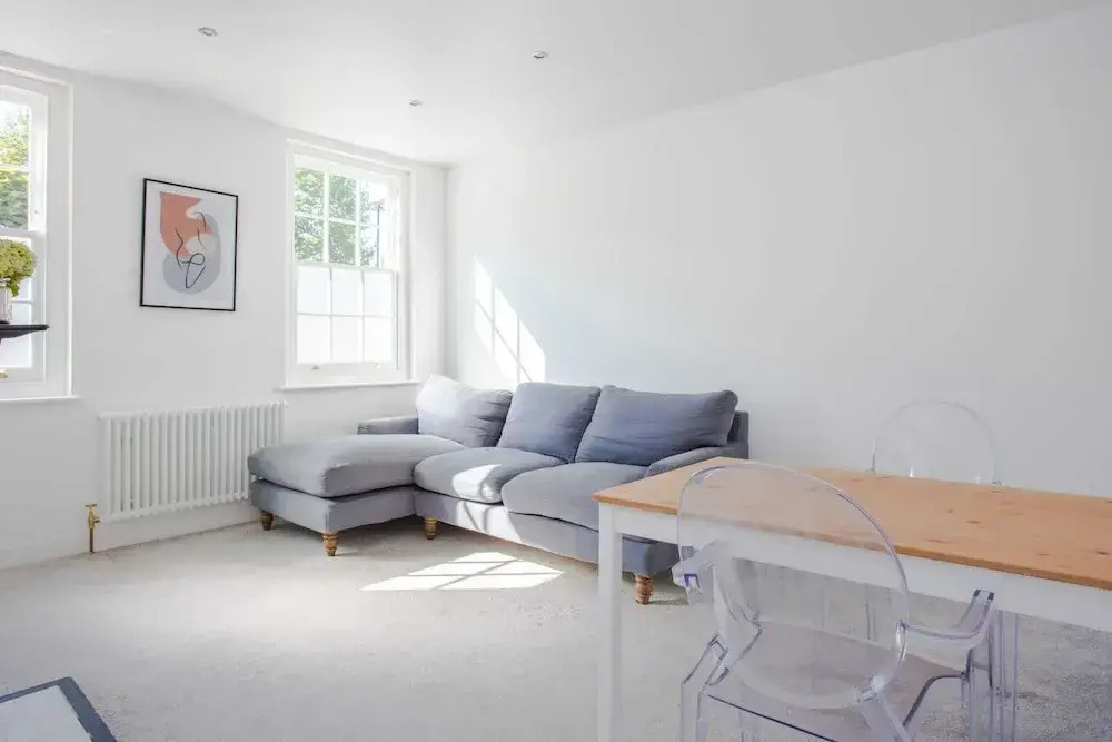 Modern & Spacious 2 Bedroom Flat Near Clapham Common