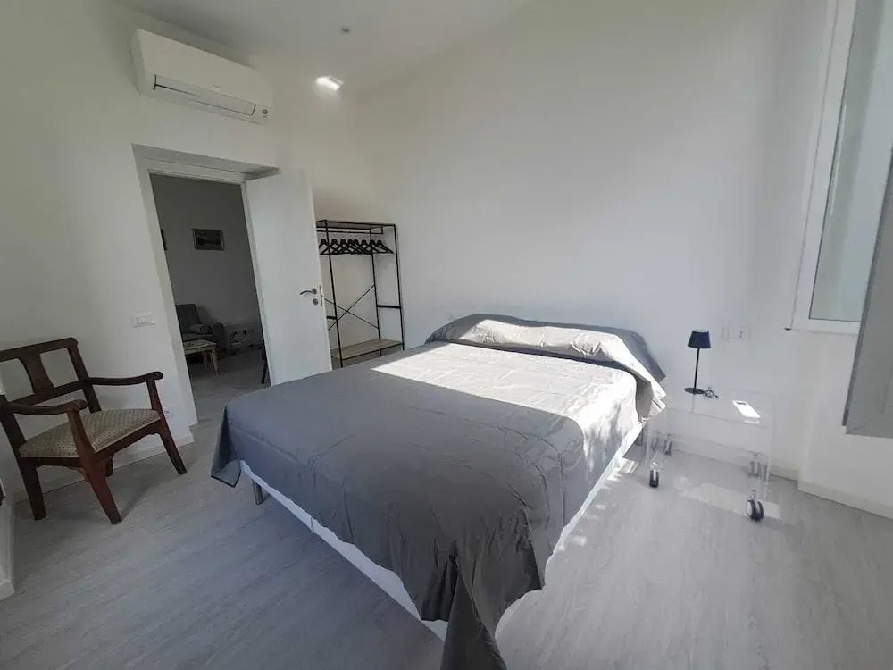 Central Design Flat With Parking
