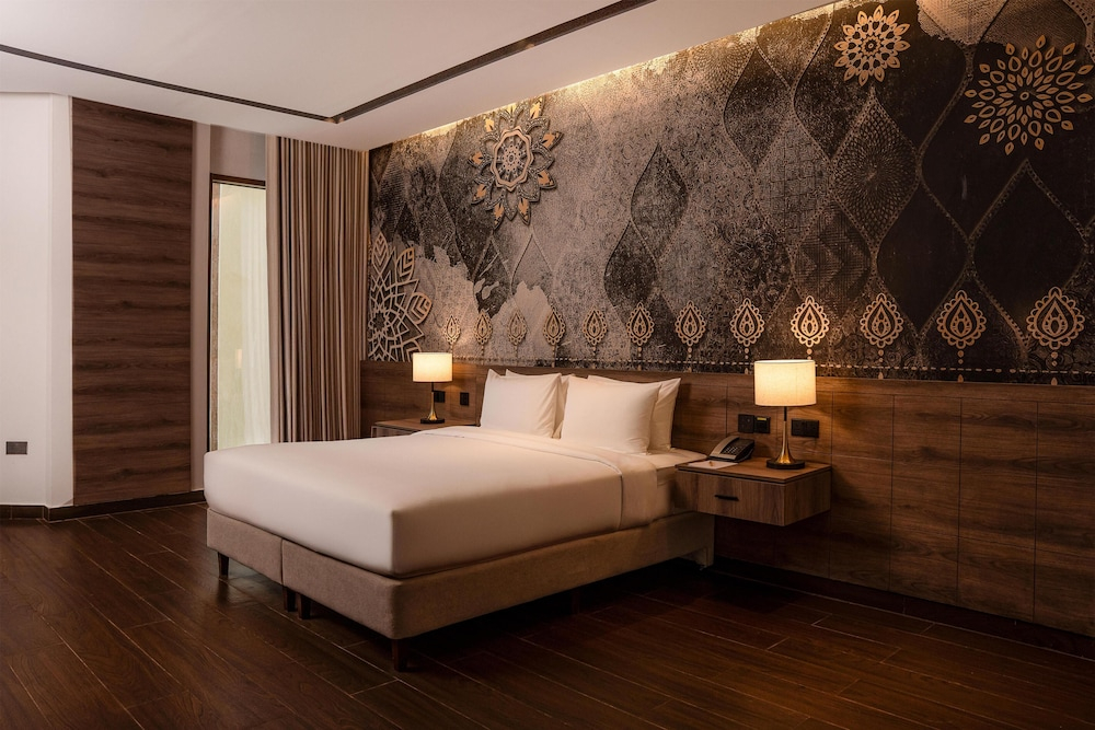 Golden Tulip Muscat The Village