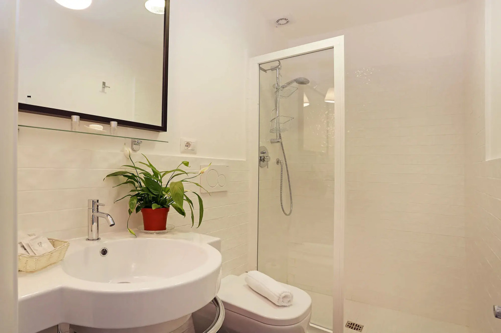 Cavour Suites Guest House