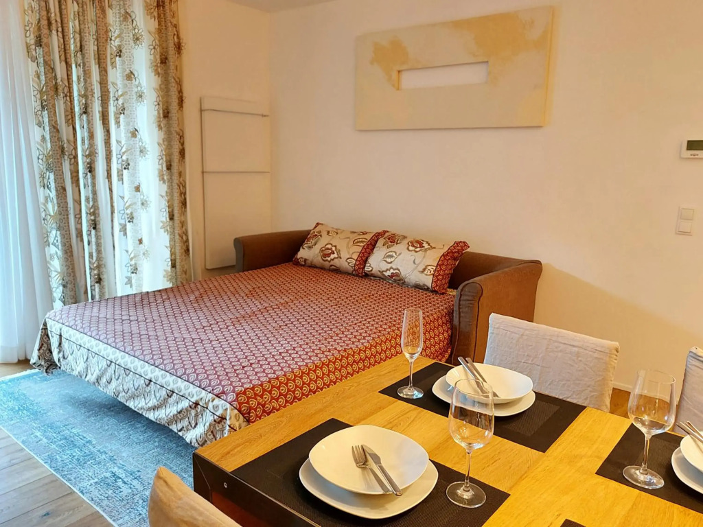 ALPENFLAIR - charming ski-to-door apartment