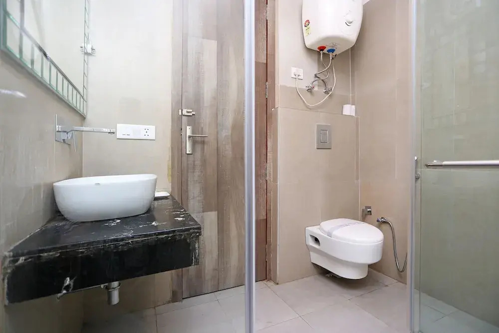 OYO 443 Hotel Lohias