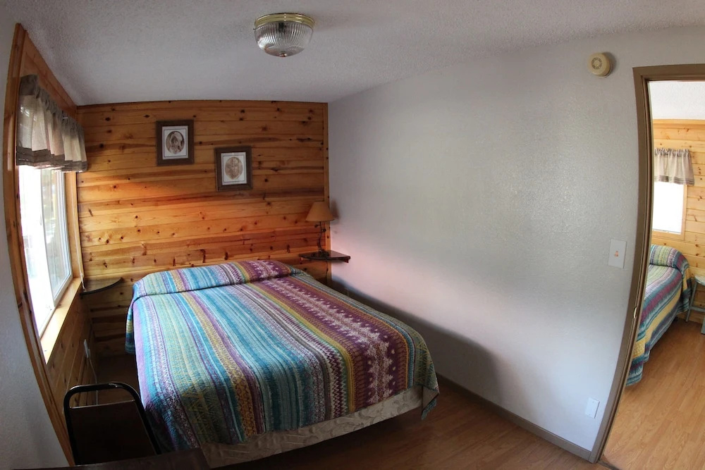 Crater Lake Resort
