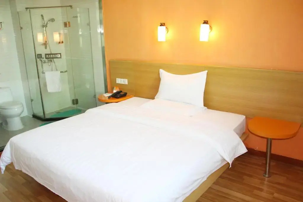 7 Days Inn Wuhan Insitute of Technology Luoshi Road Branch