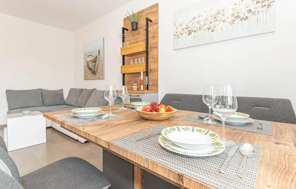 Nice Apartment in Pirovac With Wifi and 2 Bedrooms