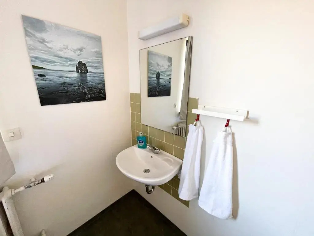 Kverna Guesthouse