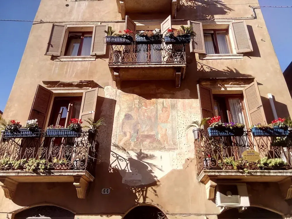 Marconi Rooms and Apartments