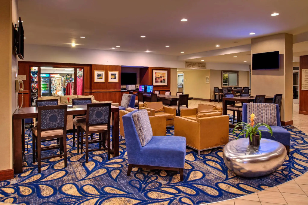DoubleTree by Hilton Hotel Tampa Airport-Westshore