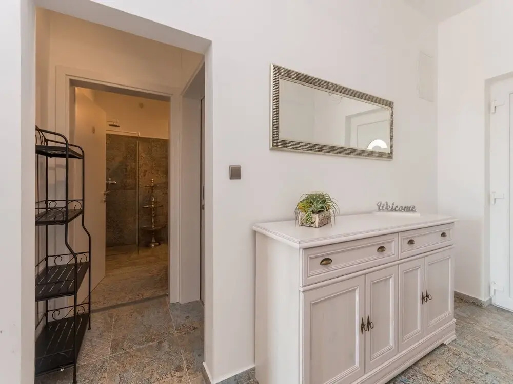 Magnificent Villa Mande With Pool, Vrana Lake