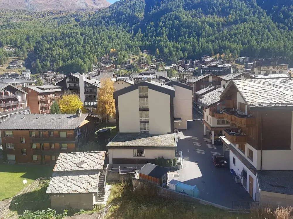Center Chalet Flat
