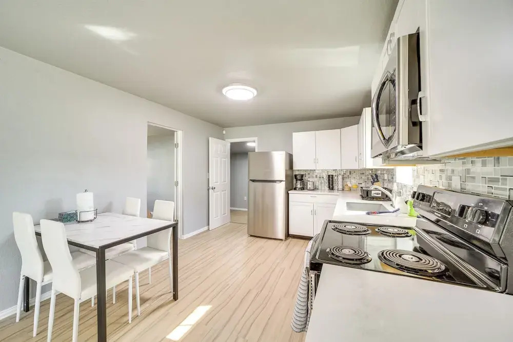 Convenient Tulsa Home - 2 Mi to Downtown