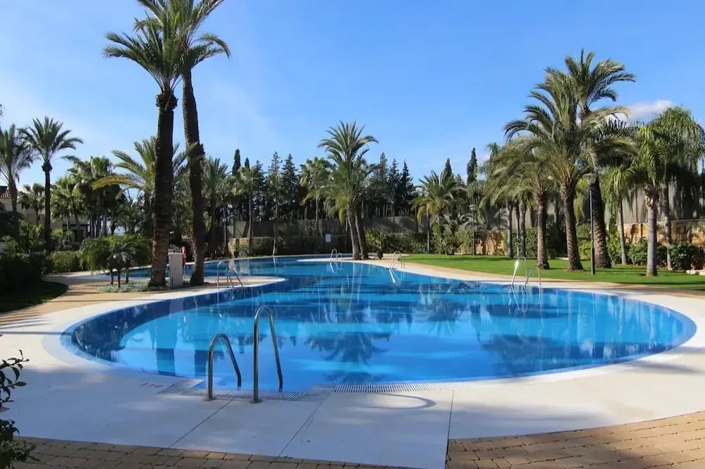 Medina Banus - Exquisite 2BR Apartment by Rafleys Near Puerto Banus, A/, Wifi