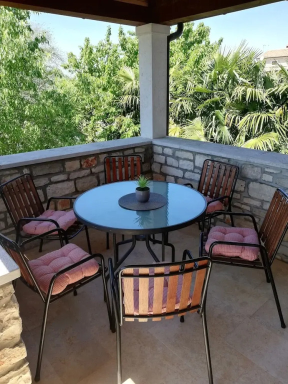 Villa Valeta 500 Meters From the Beach
