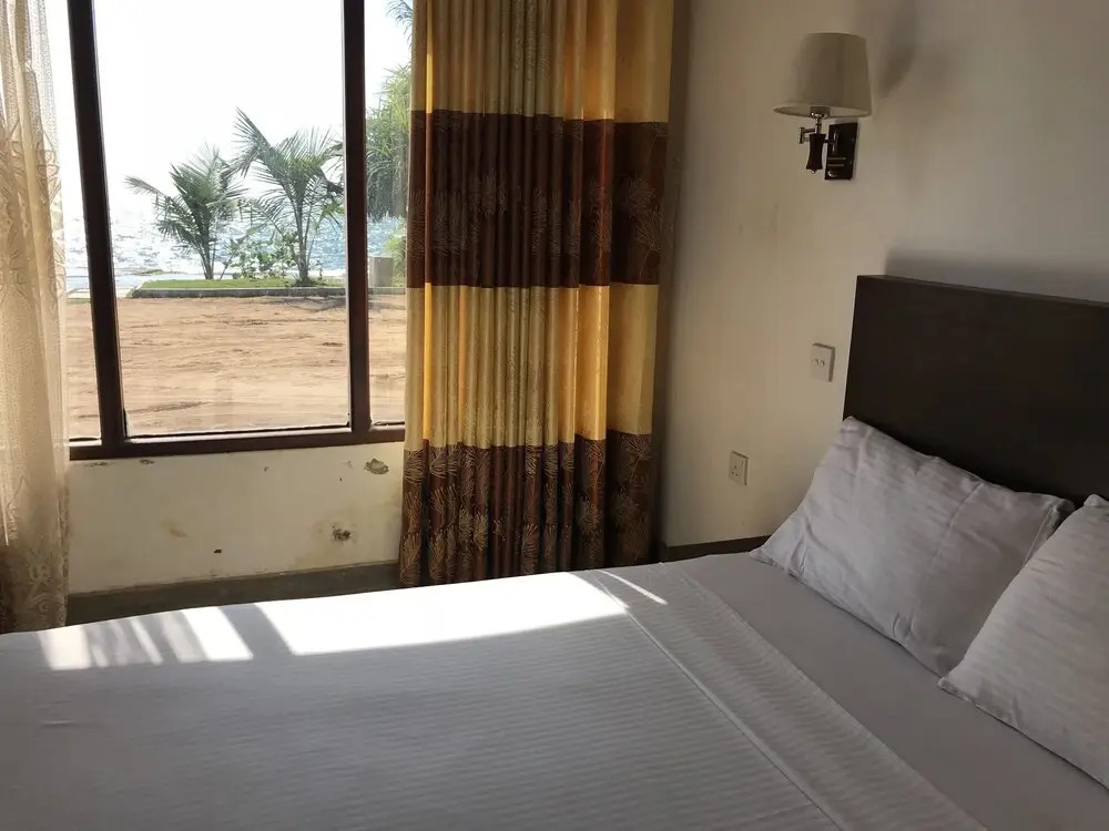 Airport Beach Villa