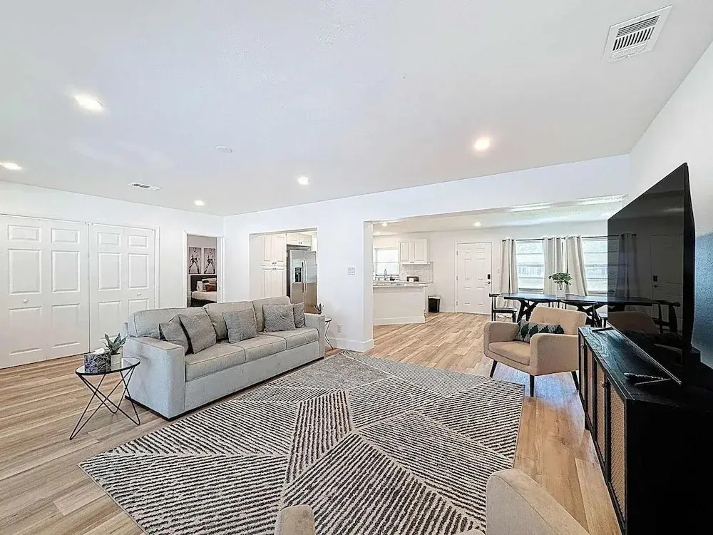 6616 Travis Blvd