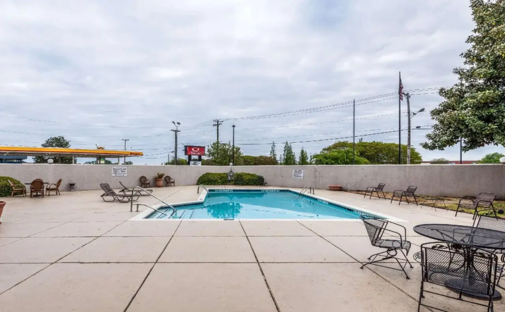 Econo Lodge Columbus near Airport