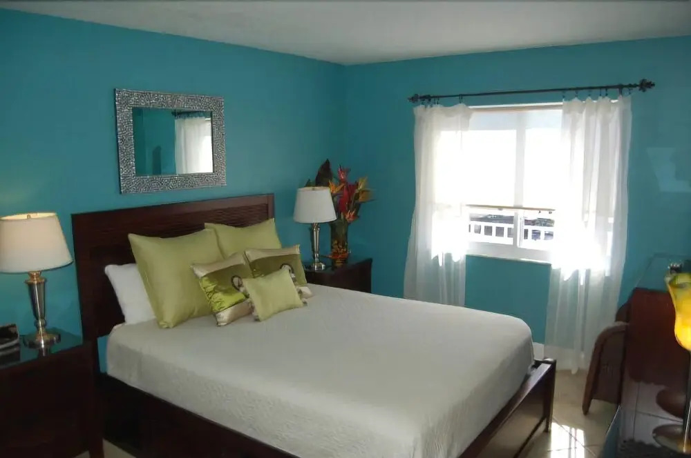 Sunset Royale - 204 1 Bedroom 1 Bathroom Apts