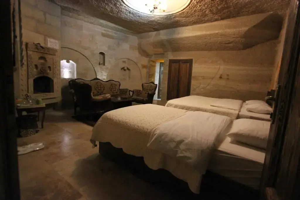 Family Cave Suite Hotel