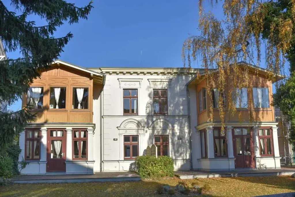 Villa Lamora 01
