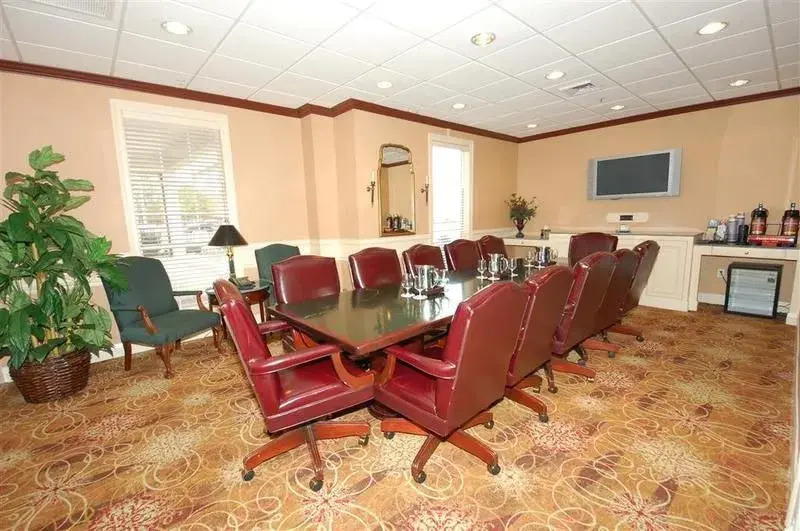 Best Western Richmond Suites H