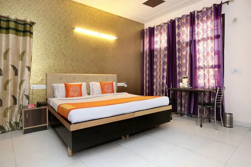 Silver One By OYO Rooms