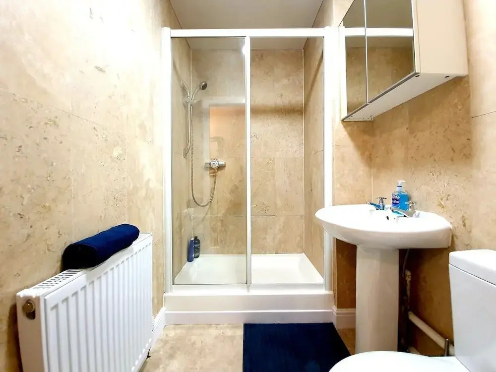Bright Cosy Flat Close by Tourist Spots