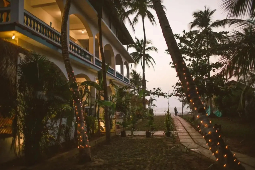 Отель Alpa Viram Retreat Goa