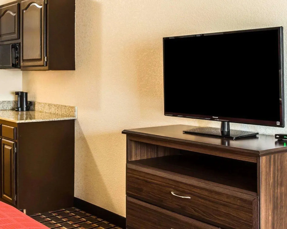 Quality Suites Hickory South