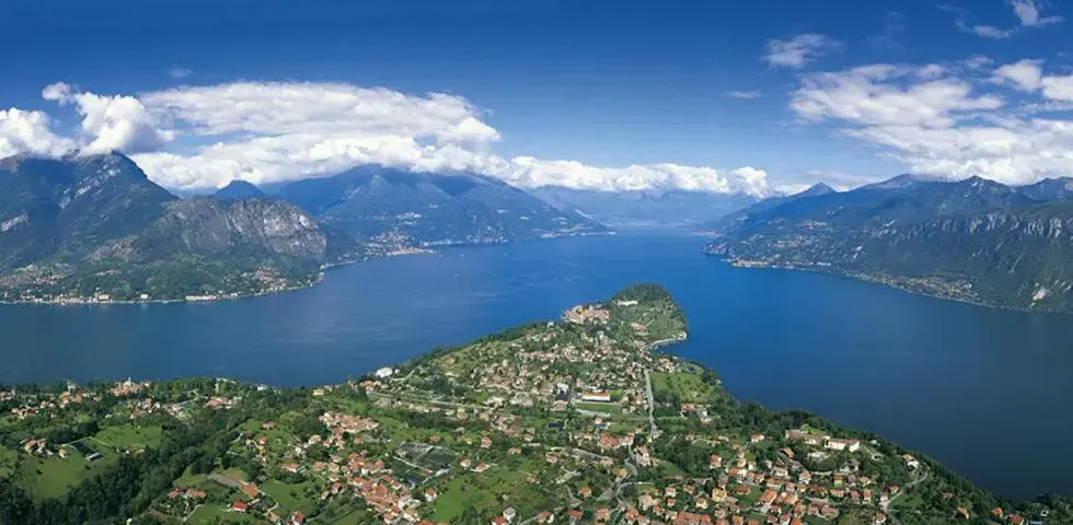 Casa di Mezzo "Historic centre of VARENNA" Lake Como