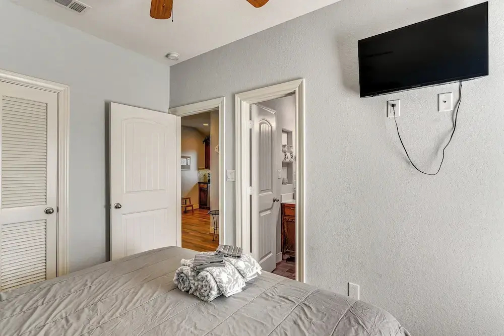 Golf Cart, Pool Access! Beach-walk Galveston Haven