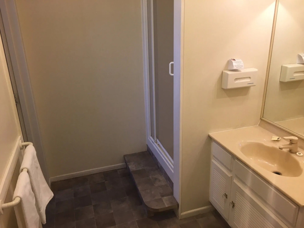 Admirals Motor Lodge
