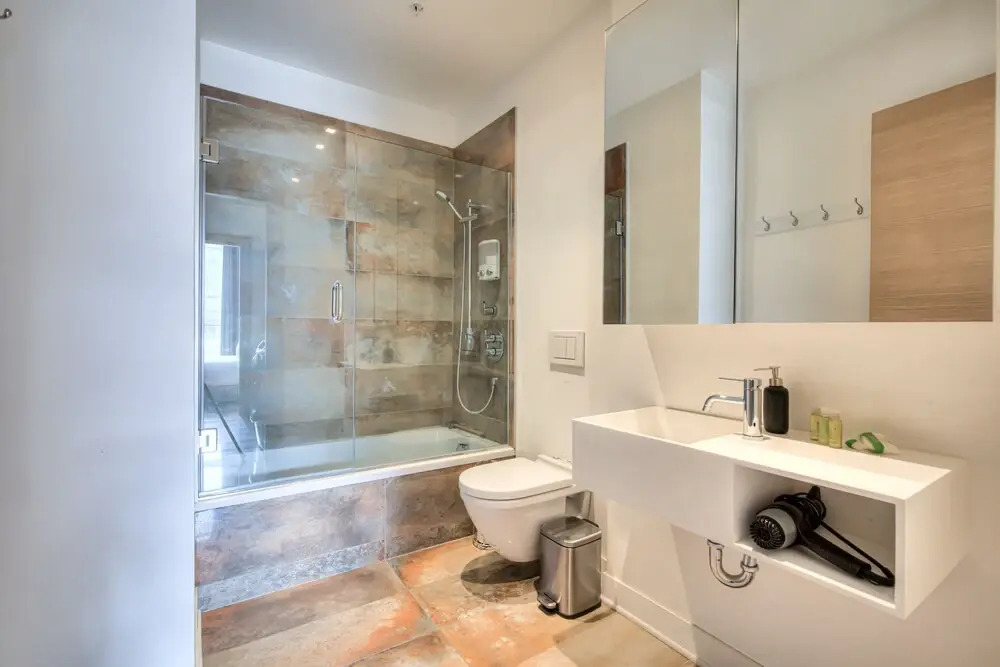 The taliane Superbe Condo 2BDR Montreal