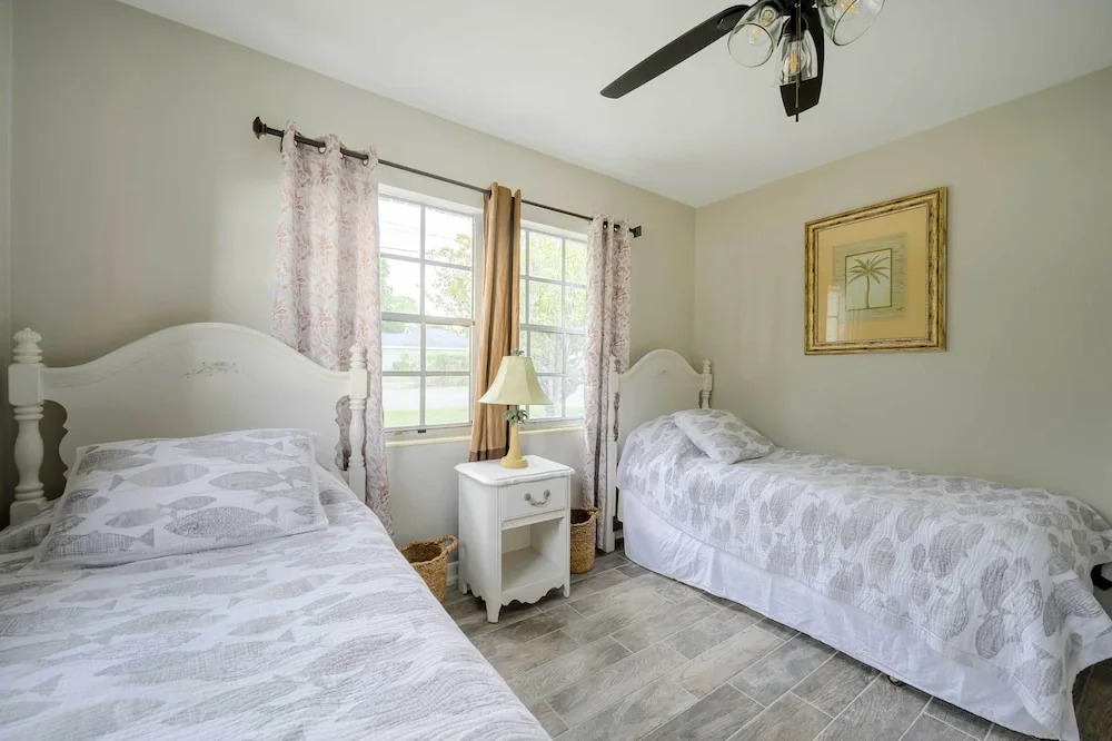 Hook, Line & Leisure: Lakefront Gem w/ Porch!