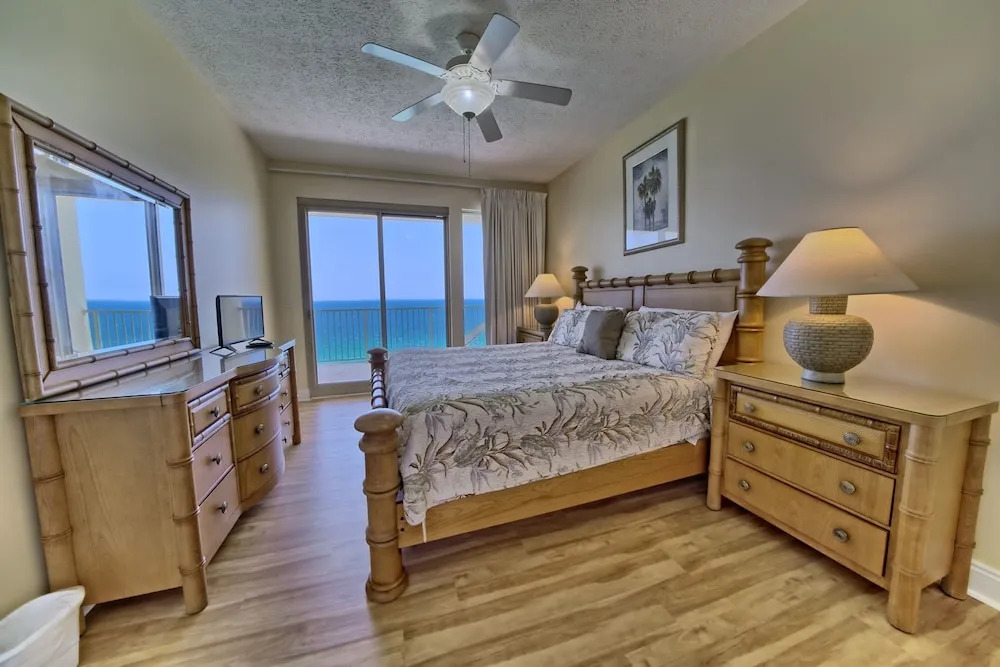 Luxurious Tropical Condo with Breathtaking Gulf View - Unit 2006 by RedAwning