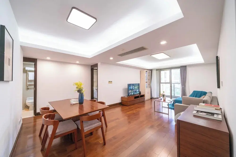 Tyms Premium 3BR 2BA Apt Walk to Metro