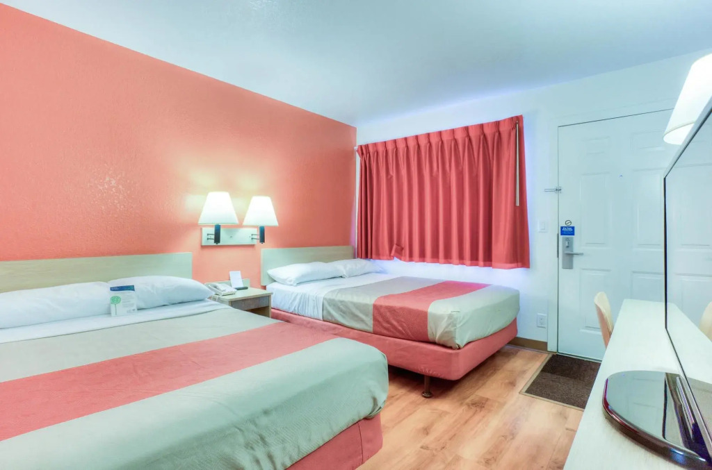 Motel 6 Portland South Lake Oswego Tigard