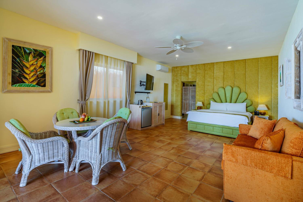 Coco Grove Beach Resort, Siquijor Island