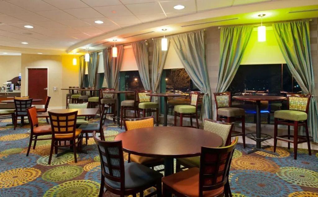 Holiday Inn Express Pittsburgh West - Greentree by IHG