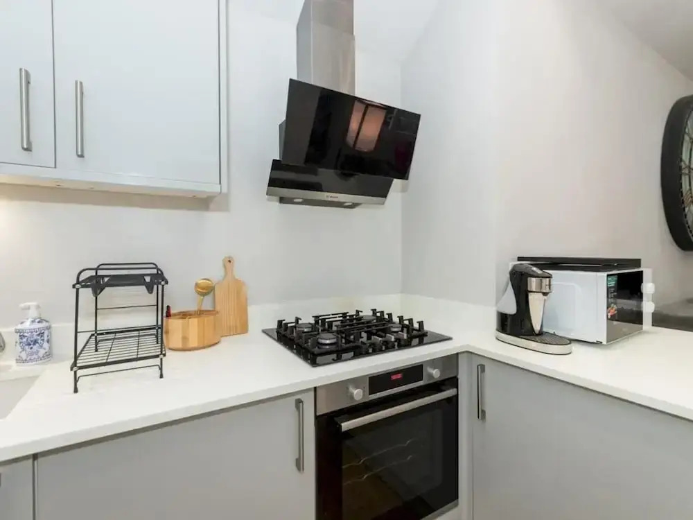 2-bed House in Reading-near Town-sleeps 4